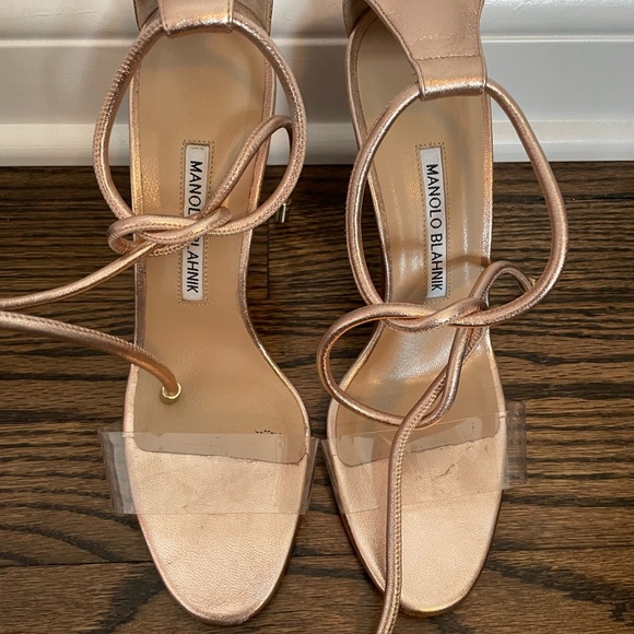 DESIGNER Manolo Blanhnik Estro Ankle Tie Sandal in Rose Gold- like new - Picture 5 of 7